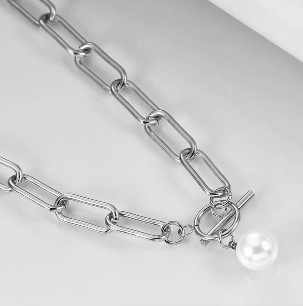 Kavos Necklace